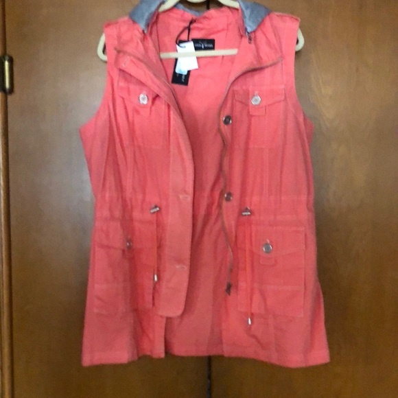 NWT SwitchHoods Cargo Vest - Picture 1 of 3